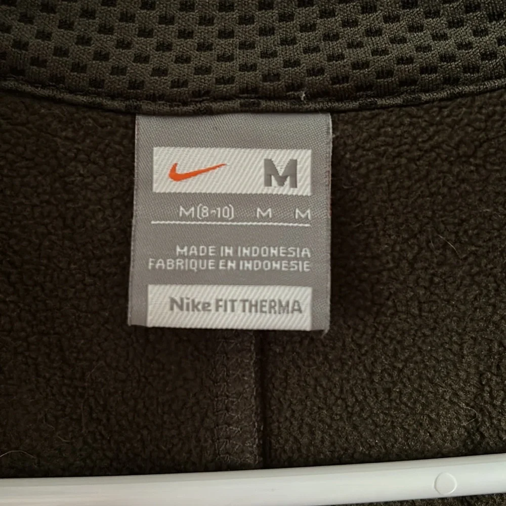 Nike Quarter Zip - Picture 3 of 3